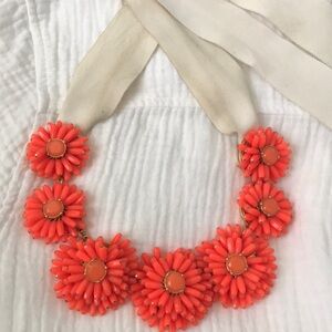 Kate Spade gerber daisy necklace AS IS.